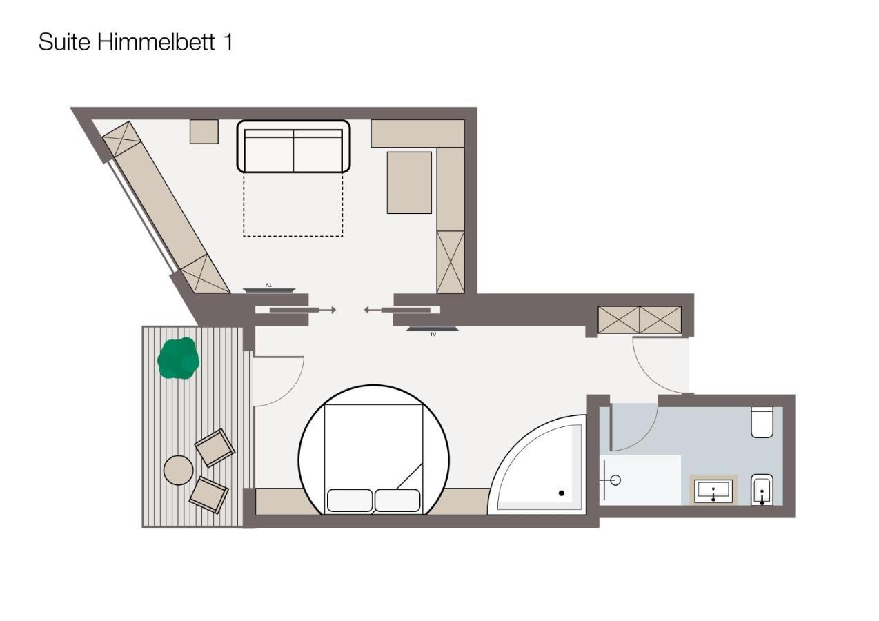 Suite mit Himmelbett und Bergblick
