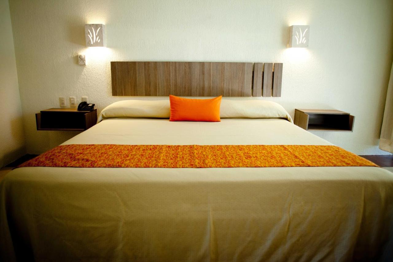 Queen Room,1208324152:JPEG