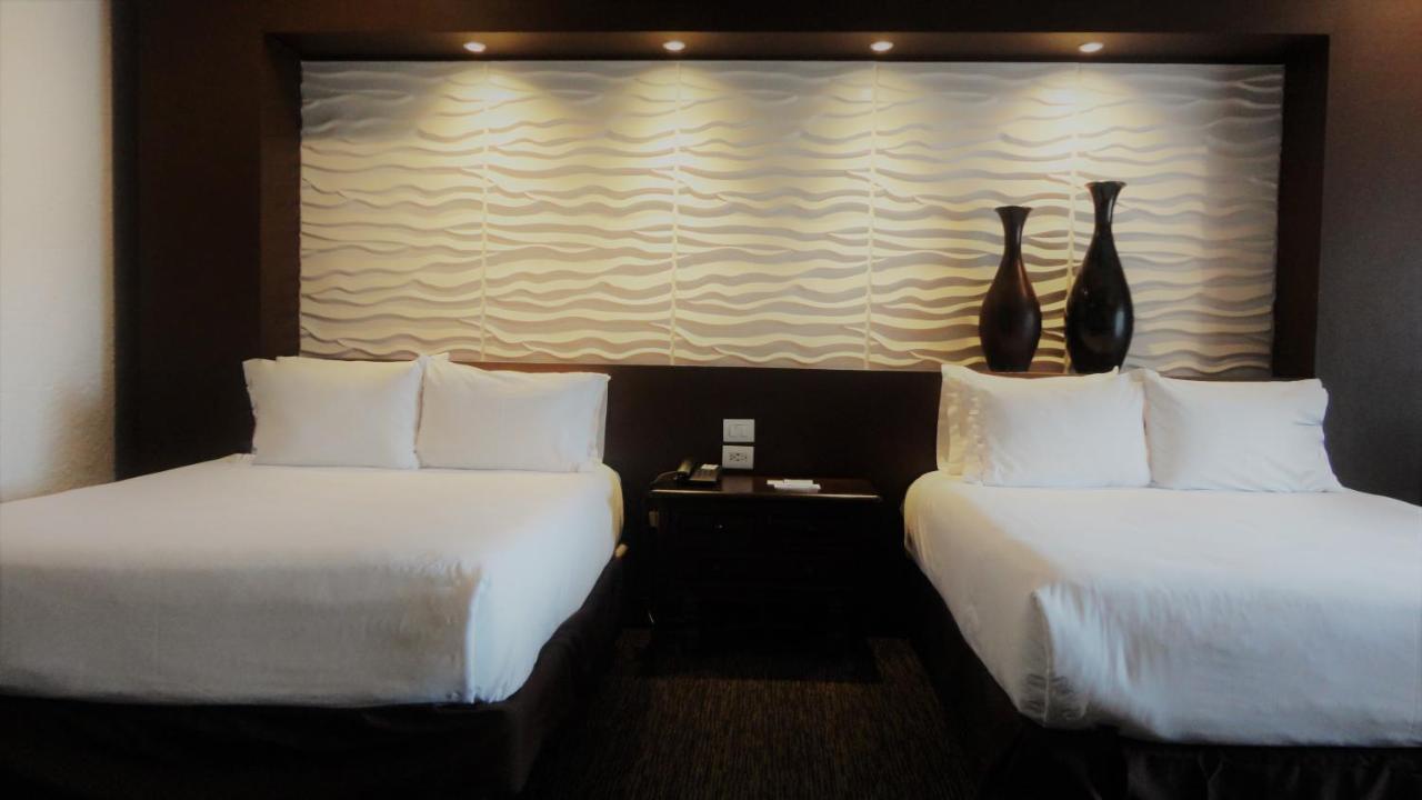 Premium Queen Room Two Queen Beds Non-Smoking,1160131029:JPEG