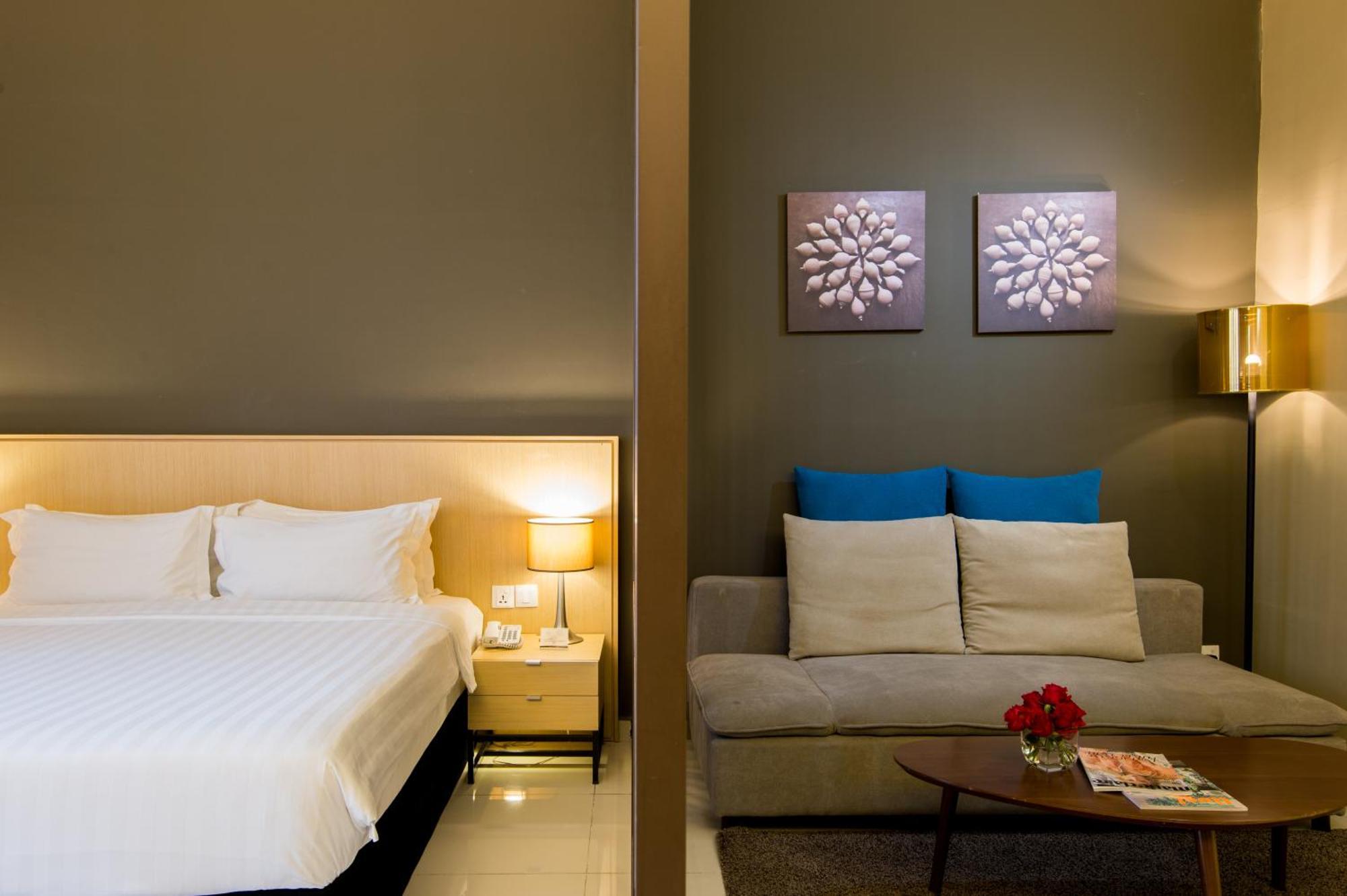 Junior Suite - King (Heritage View)