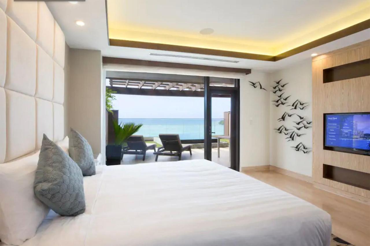 One Bedroom Oceanfront Villa King,1037738632:JPEG