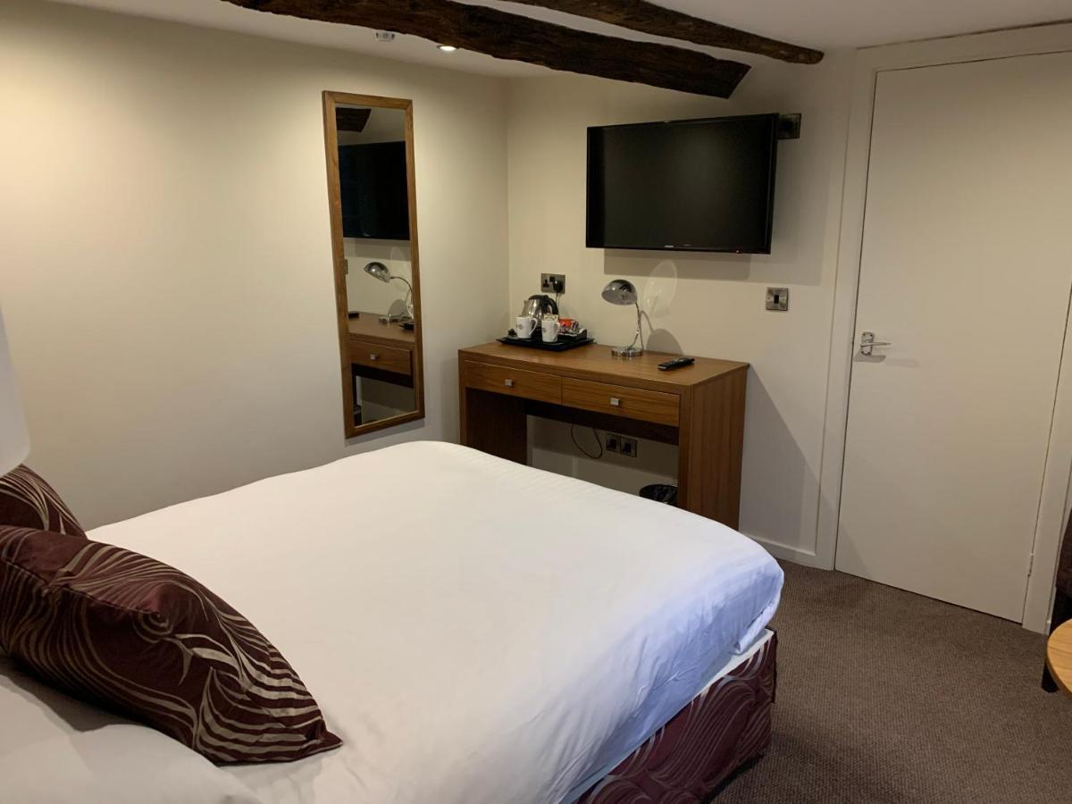 Executive Family Room with One Double Bed and One Single Bunk Bed