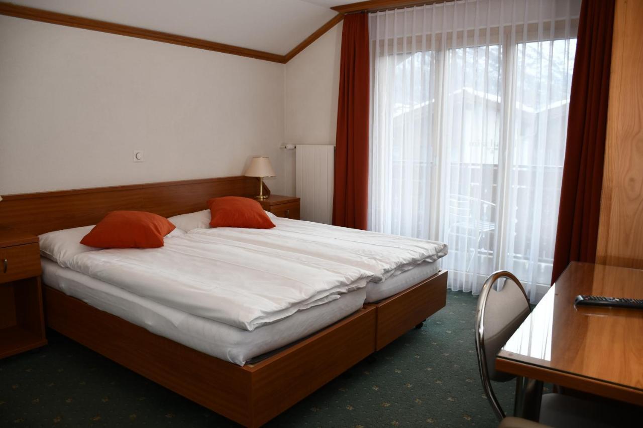 Double Room Spa Bath Matterhorn View