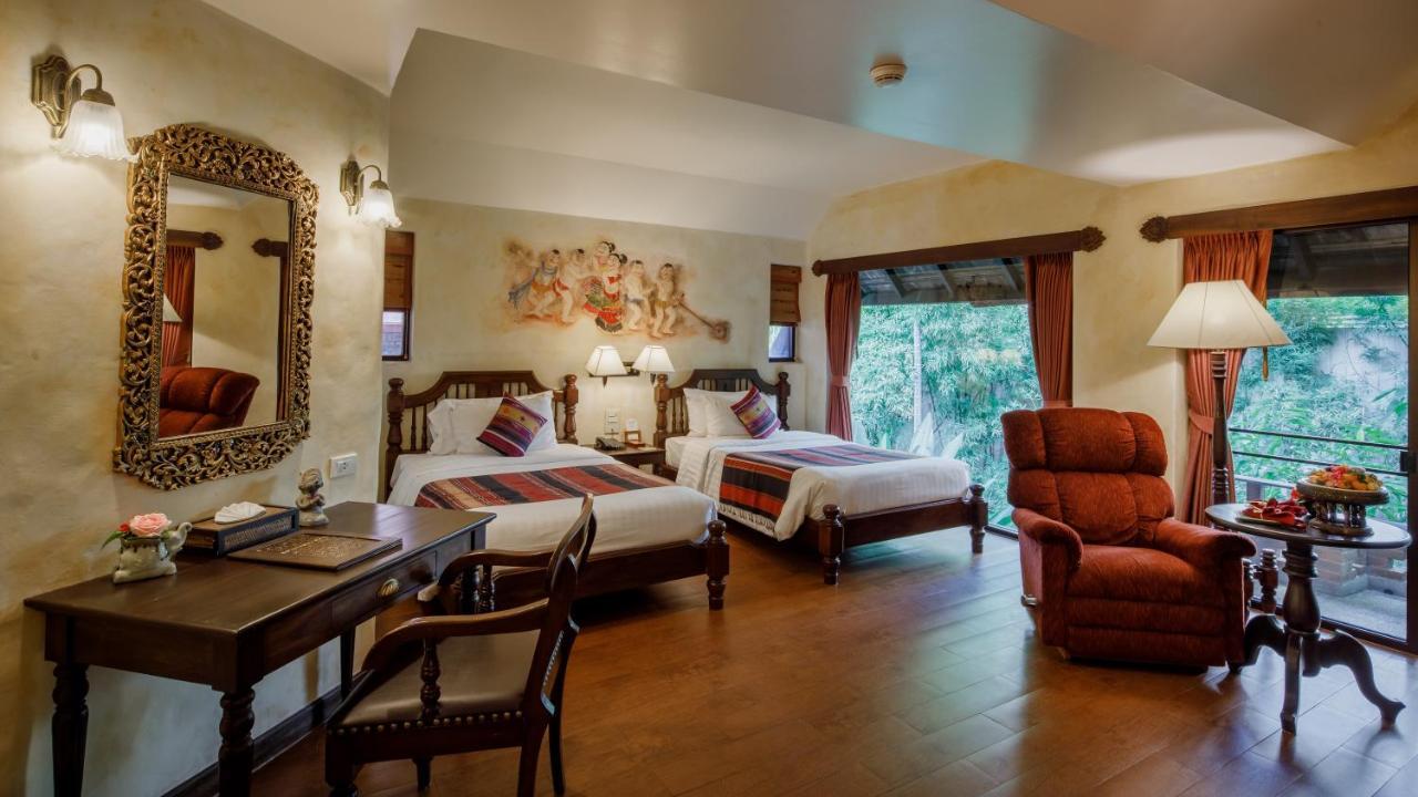 Deluxe Room with Bathtub