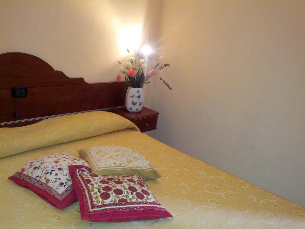 Camera Tripla