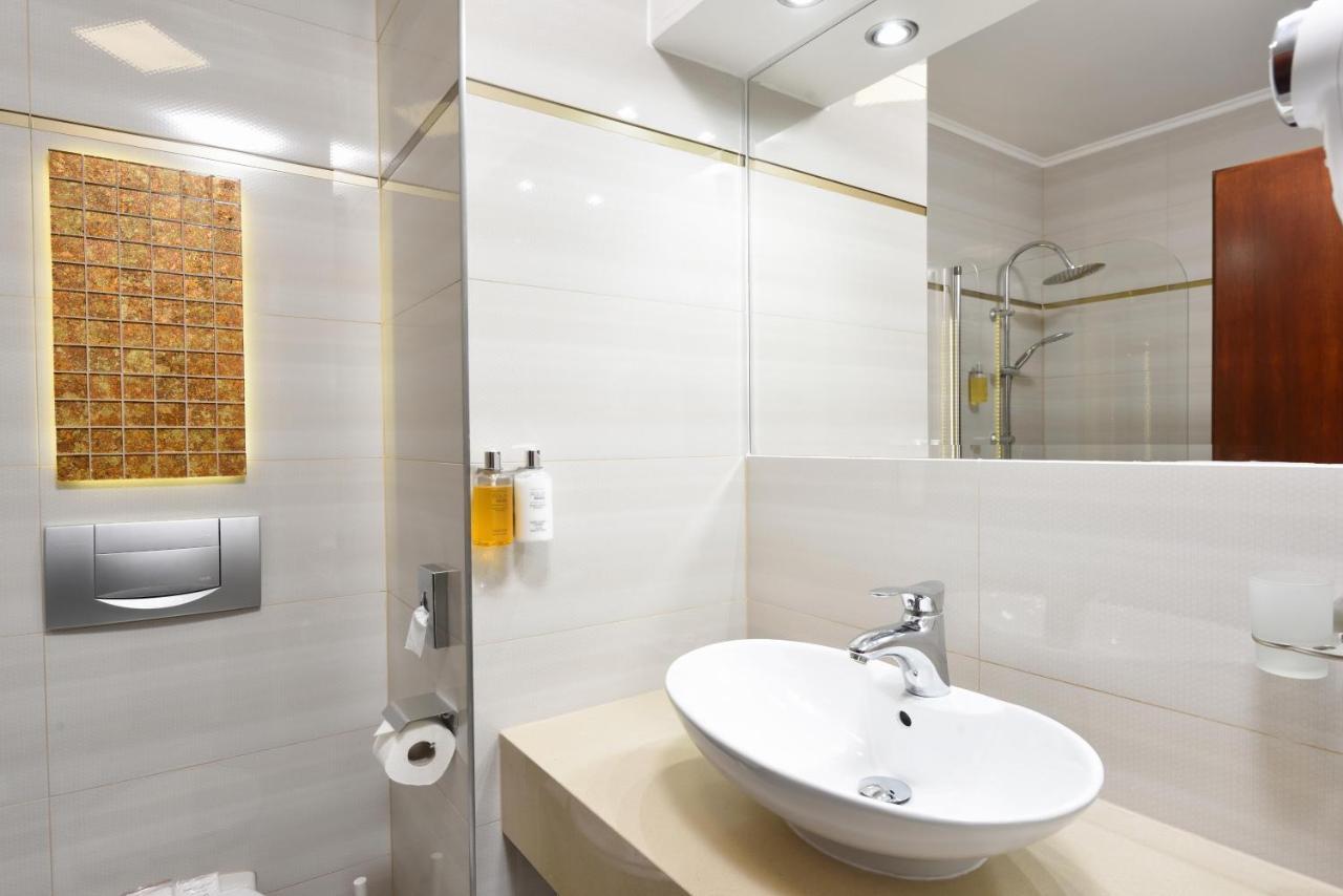 Standard Double Suite