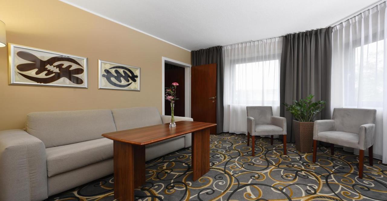 Standard Double Suite