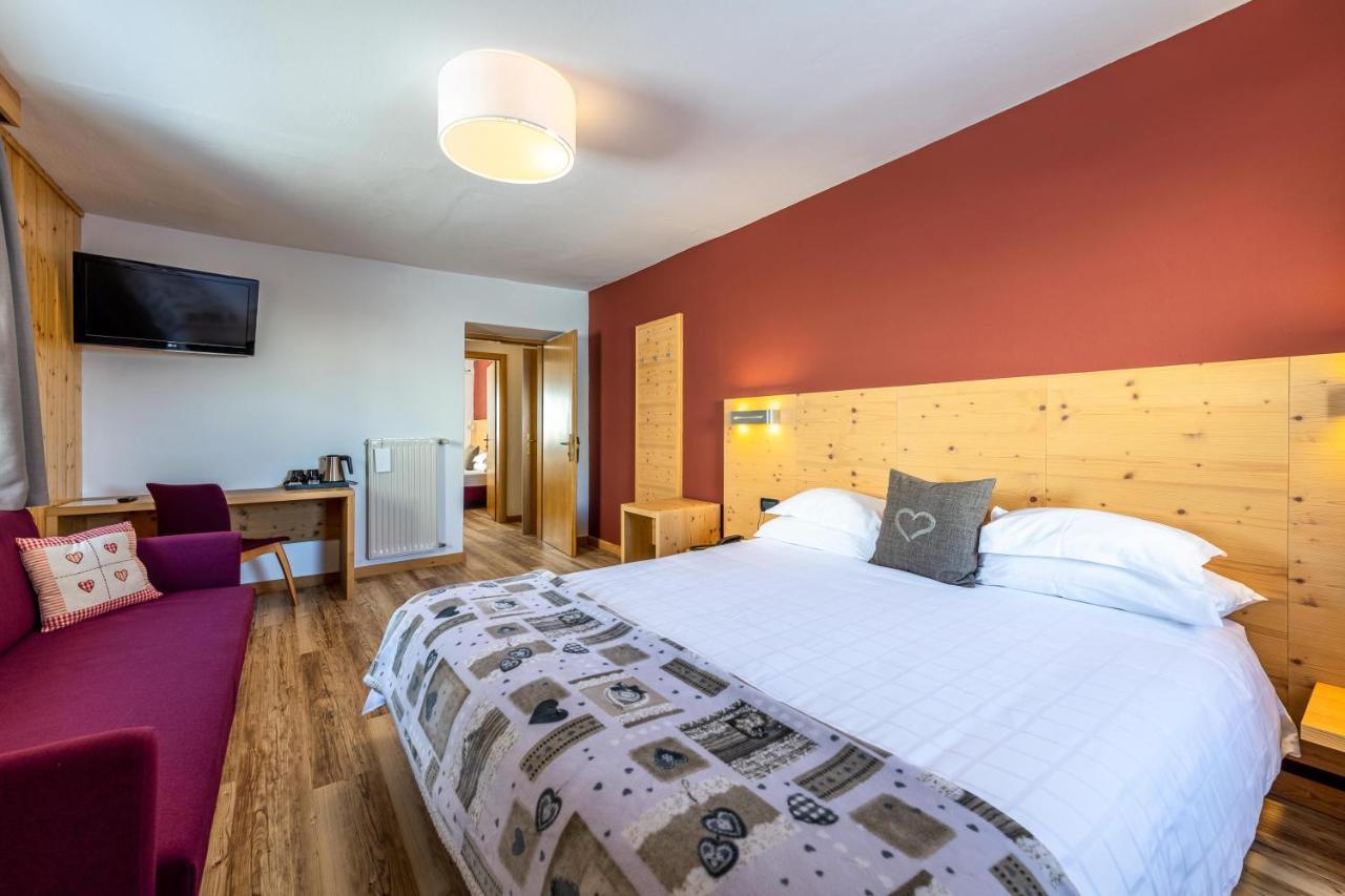 Two Connecting Double Rooms,1076766946:JPEG
