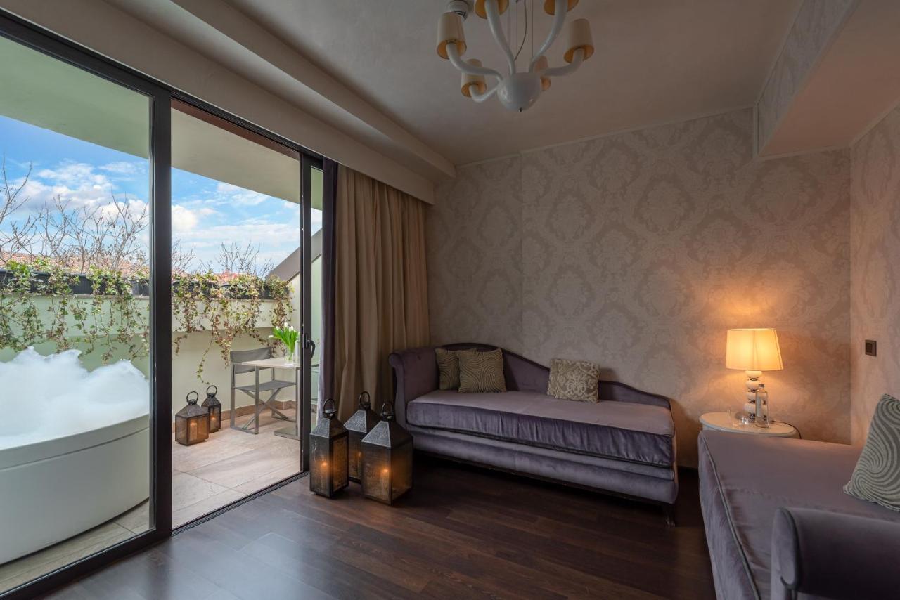 Terrace Suite Jacuzzi,1088784088:JPEG