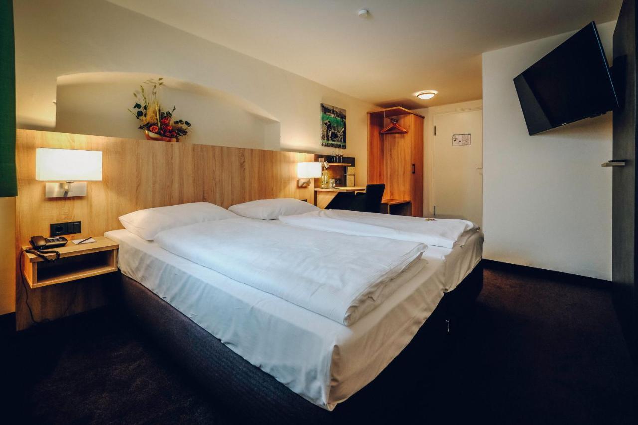 Doppelzimmer mit Blick auf den Innenhof