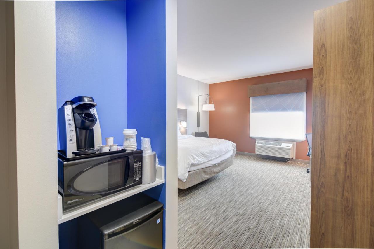 Standard King Room with Accessible Tub - Mobility Access