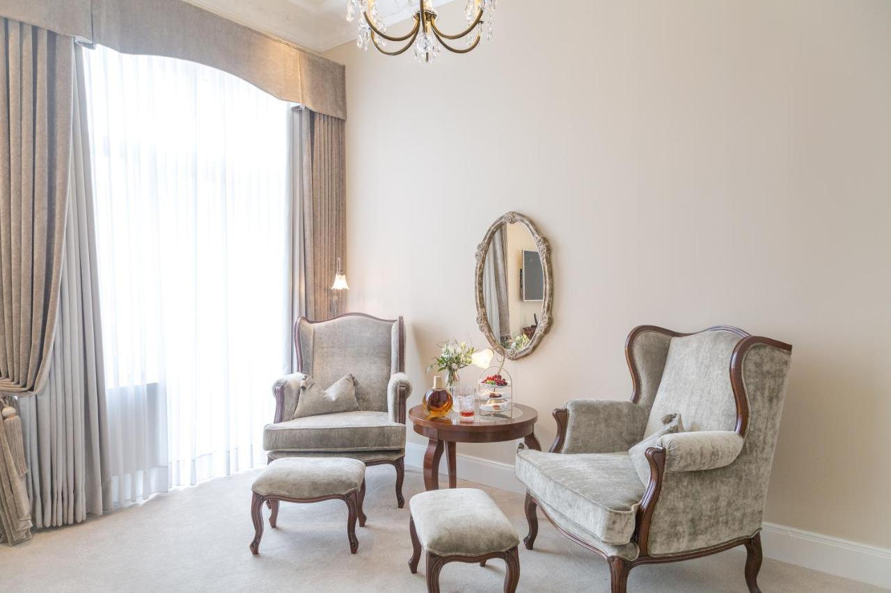 Double Room (change of rooms during stay)