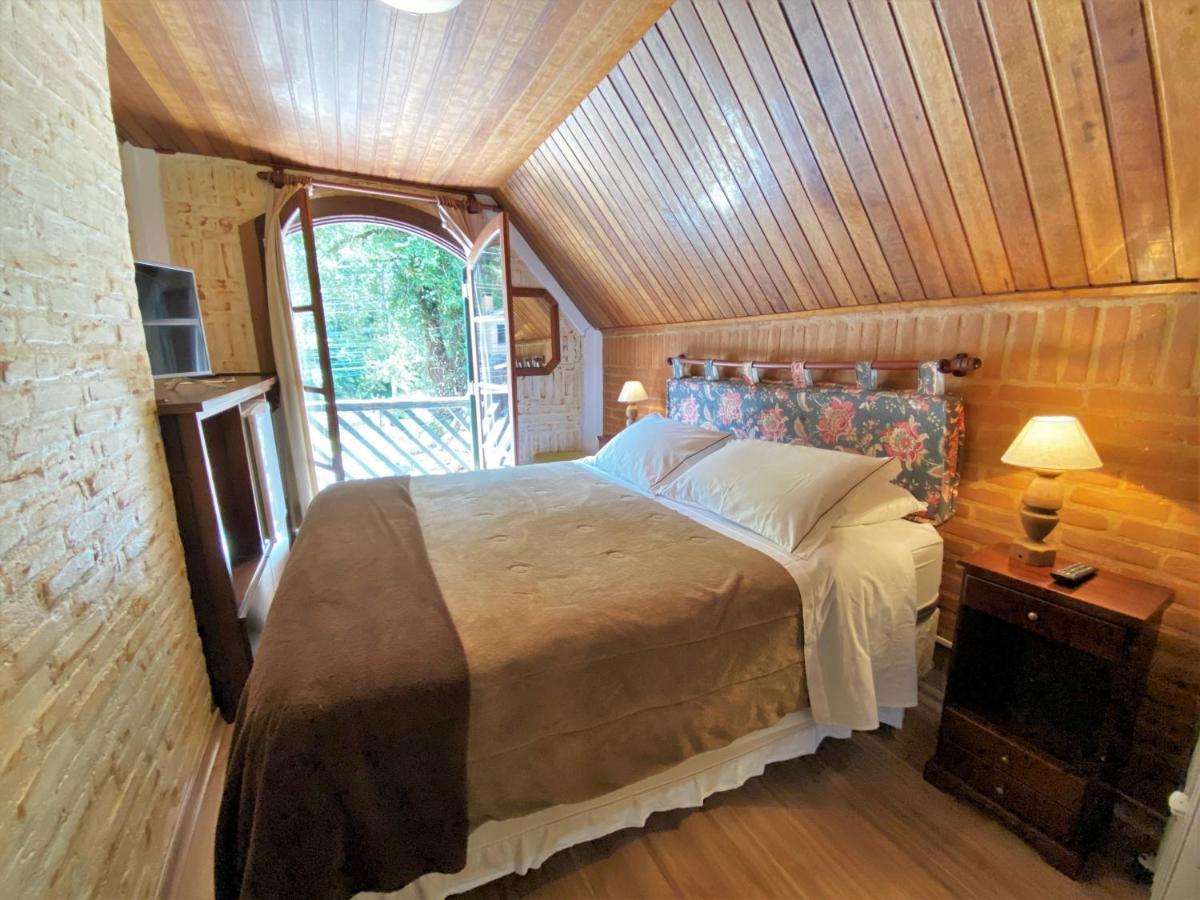 Quarto Duplo com Varanda