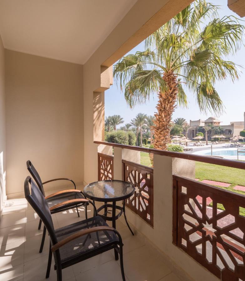 Deluxe Triple Room - Side Sea View