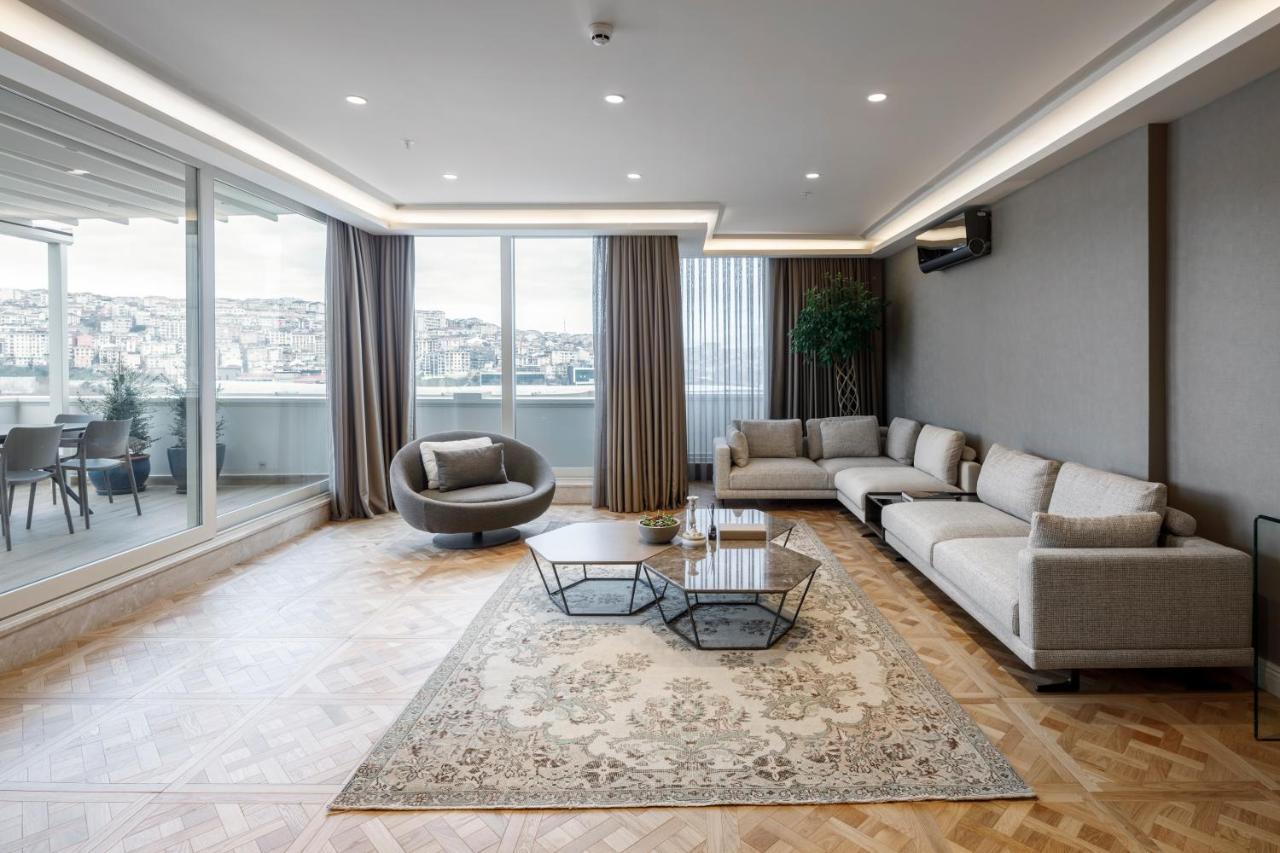 Golden Horn Signature Suite with Terrace