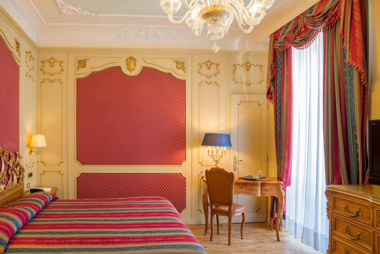 Double or Twin Room with Lake View