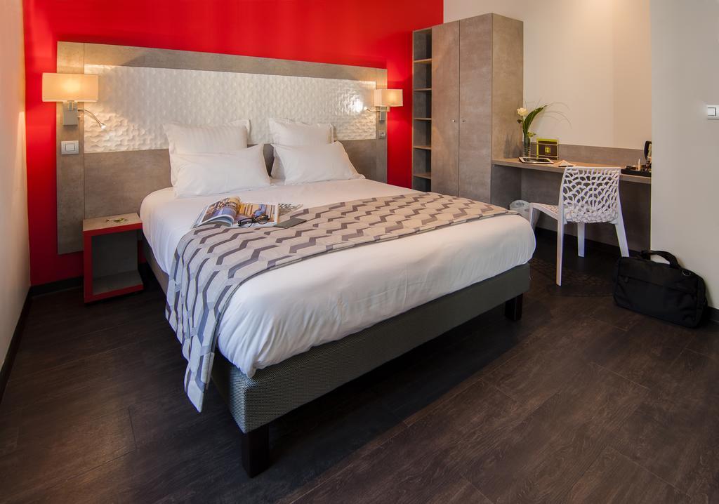 Superior Double Room Large bed Shower,109455987:JPEG