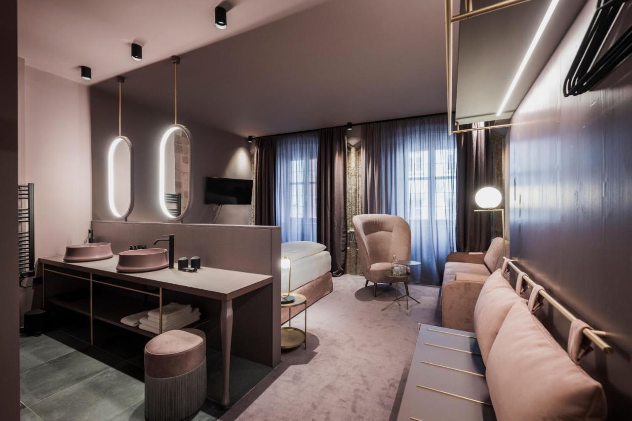 Large Double Room,1137941608:JPEG