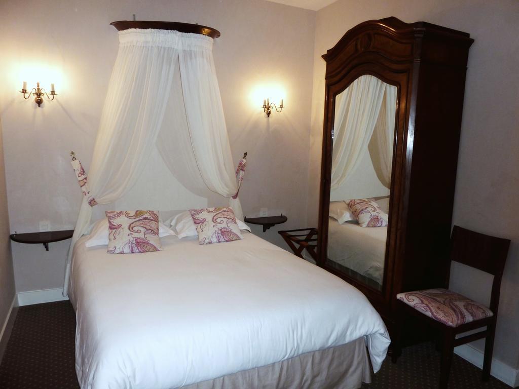 Double Room Bath,443770854:JPEG