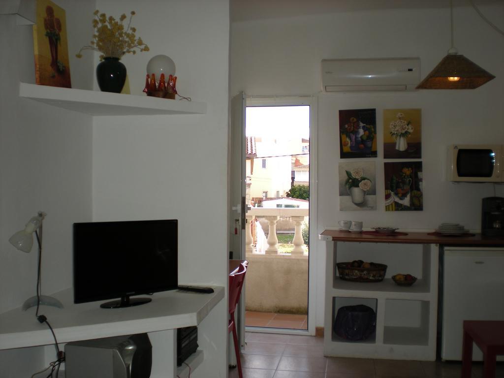 Family Room with Sea View (3 Adults + 1 Child)