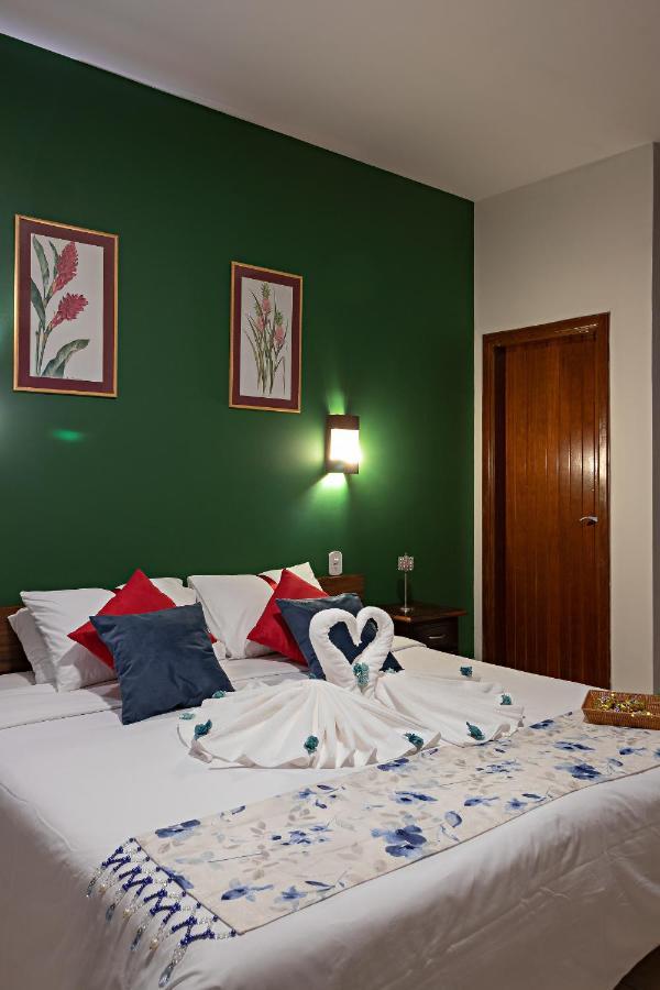 Quarto Triplo com Varanda