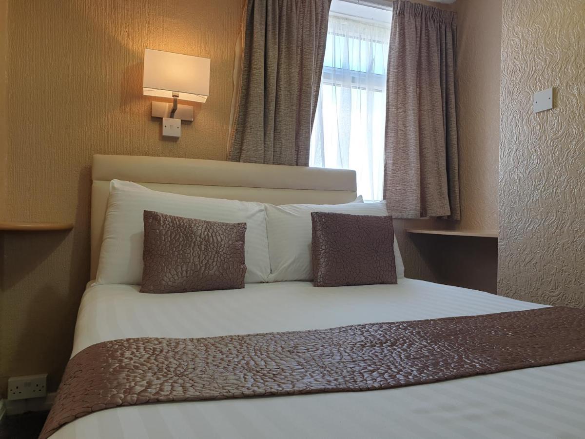 Compact Double Room