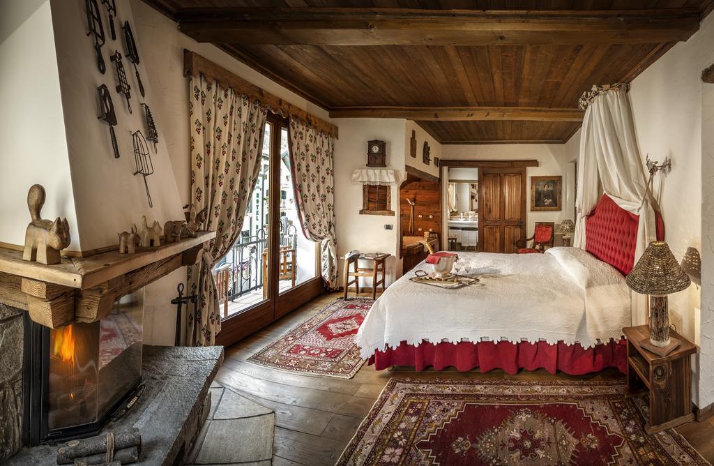 Junior Suite with Balcony