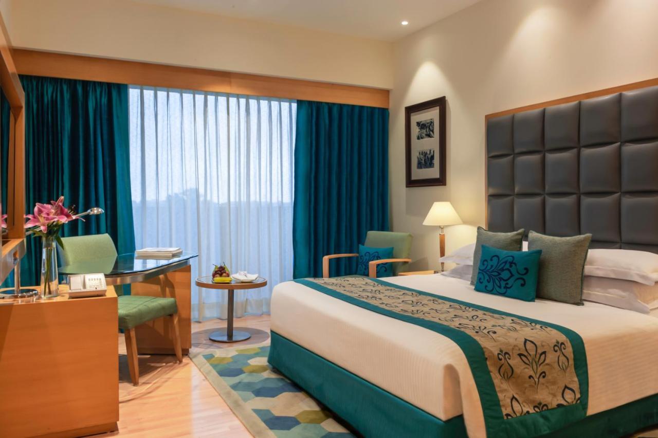 Taj Club King Bed