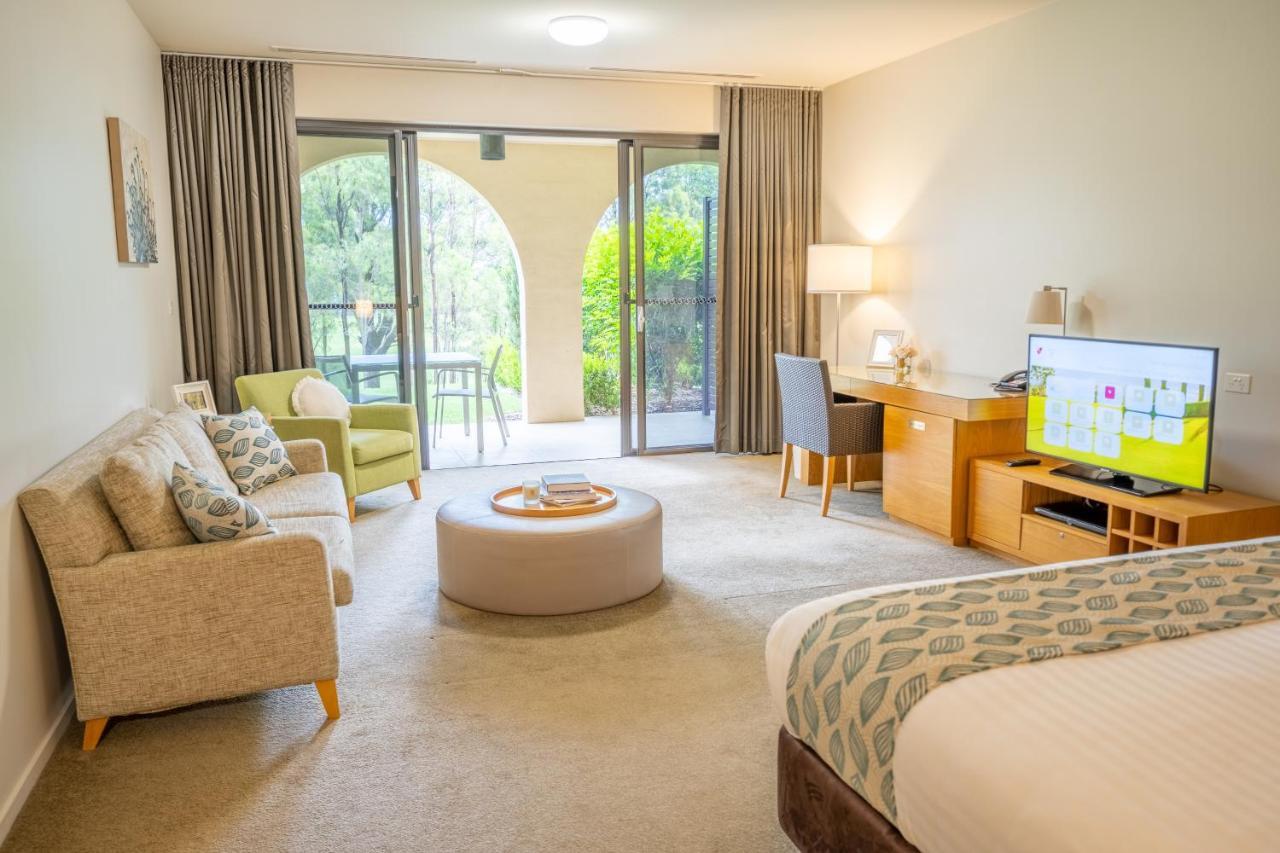 Villa Studio with Golf View, Free Parking and WIFI