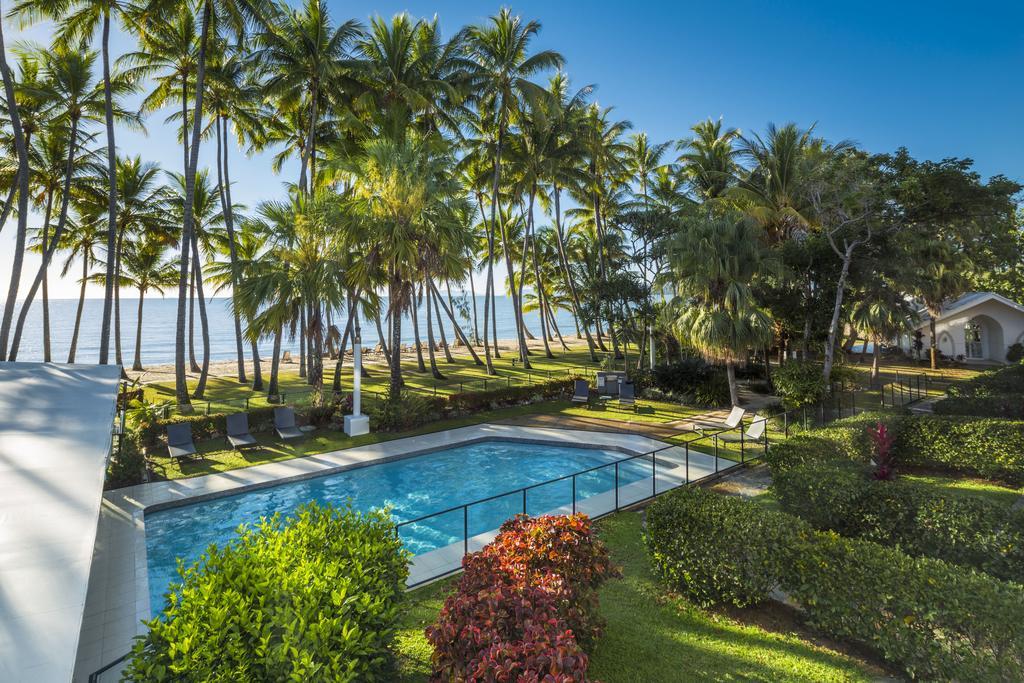 4 Bedroom Beach Front Apartment - Free Parking, WiFi and Daily Beach Yoga