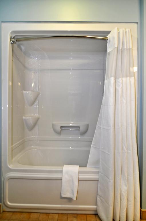 One-Bedroom King Suite with Sofa Bed and Jetted Tub