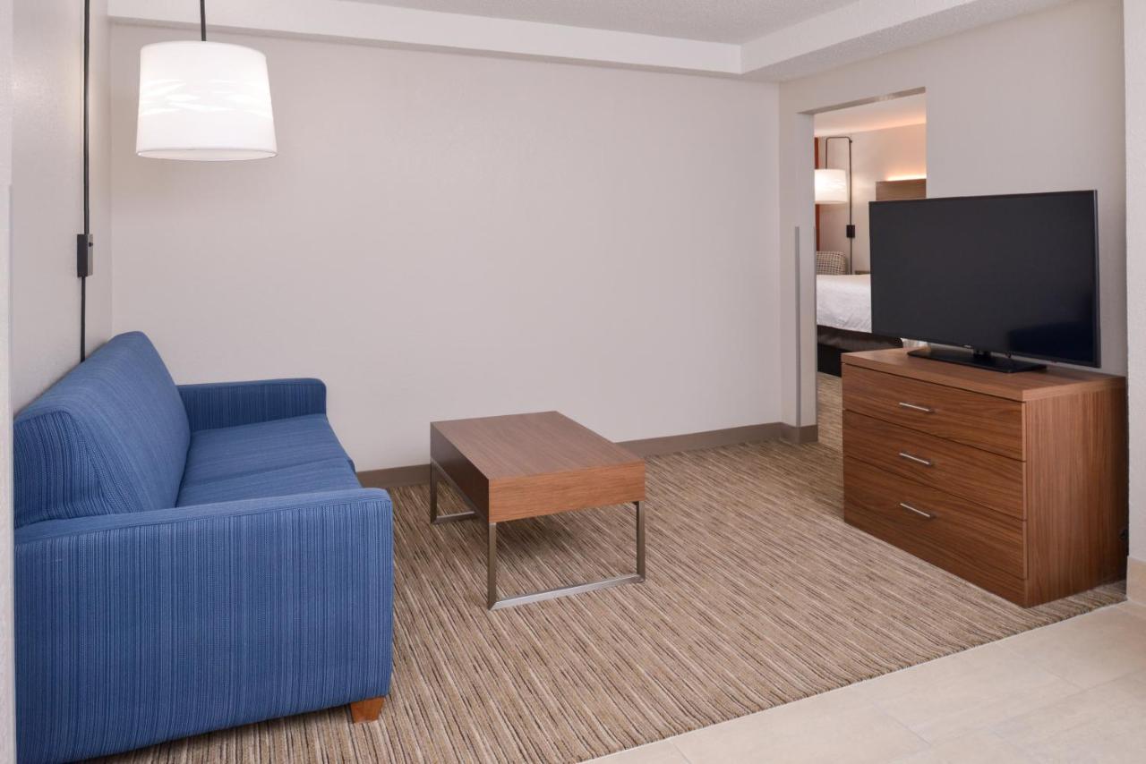 One-Bedroom King Suite