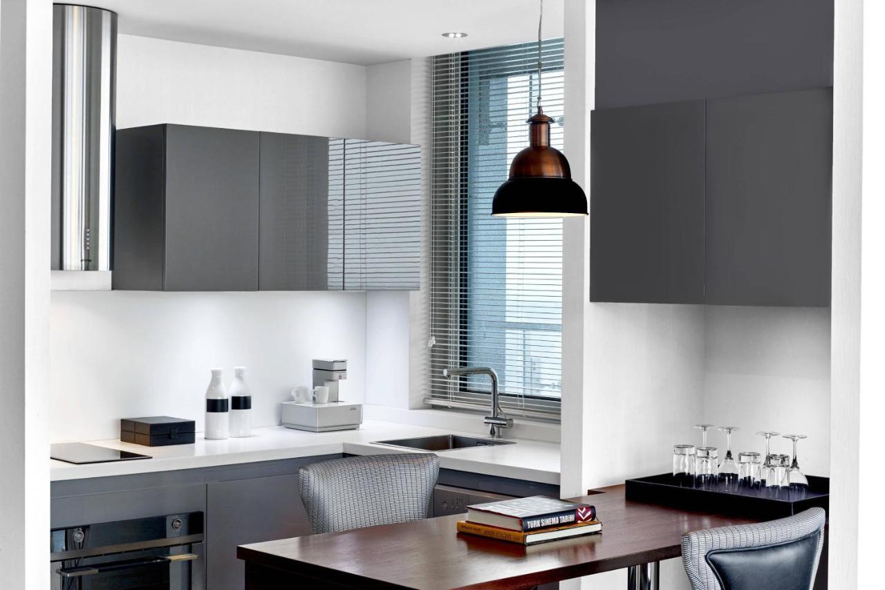 Residential Suite with Club Lounge Access