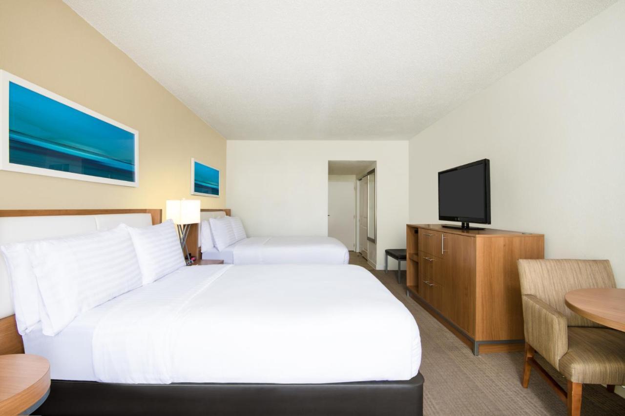 Double Room with Two Double Beds - Ocean View