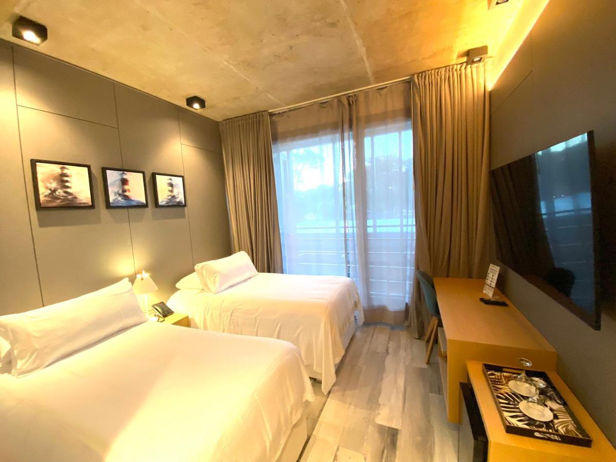 Quarto com Cama de Casal ou 2 de Solteiro