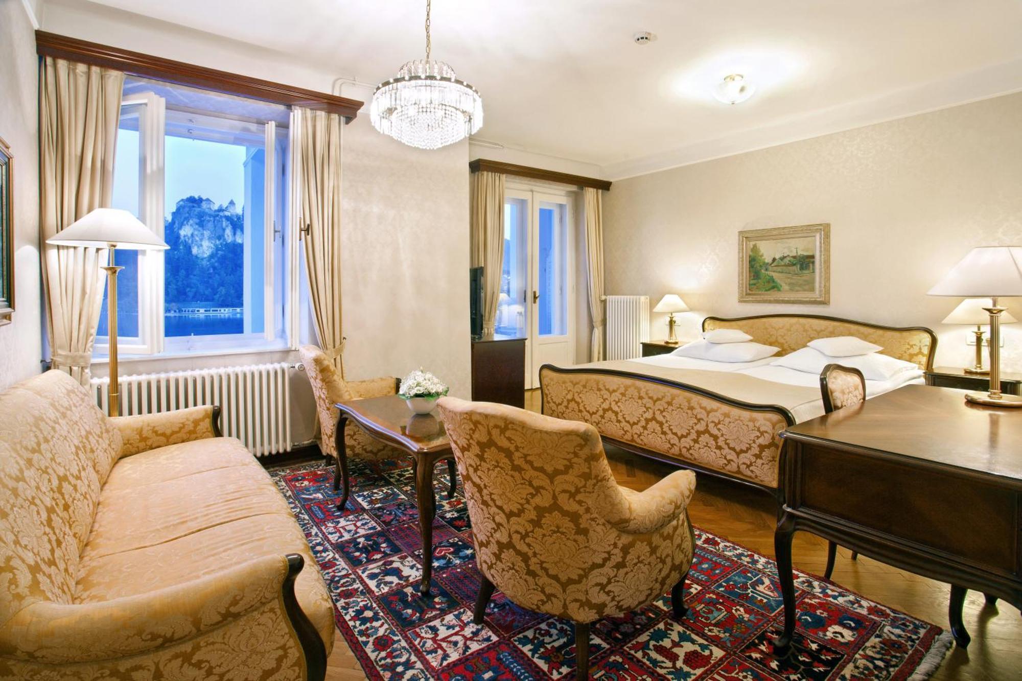 Suite con Balcone e Vista Lago