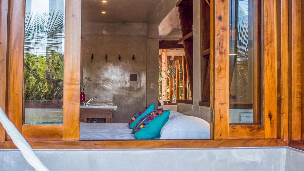 Suite con aire acondicionado y vistas a la selva - Casa Pocna