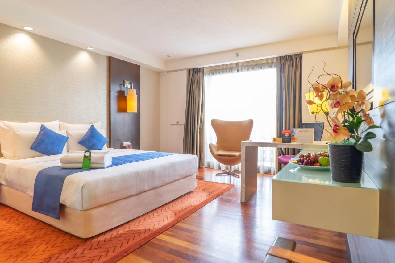Premier Deluxe King Room
