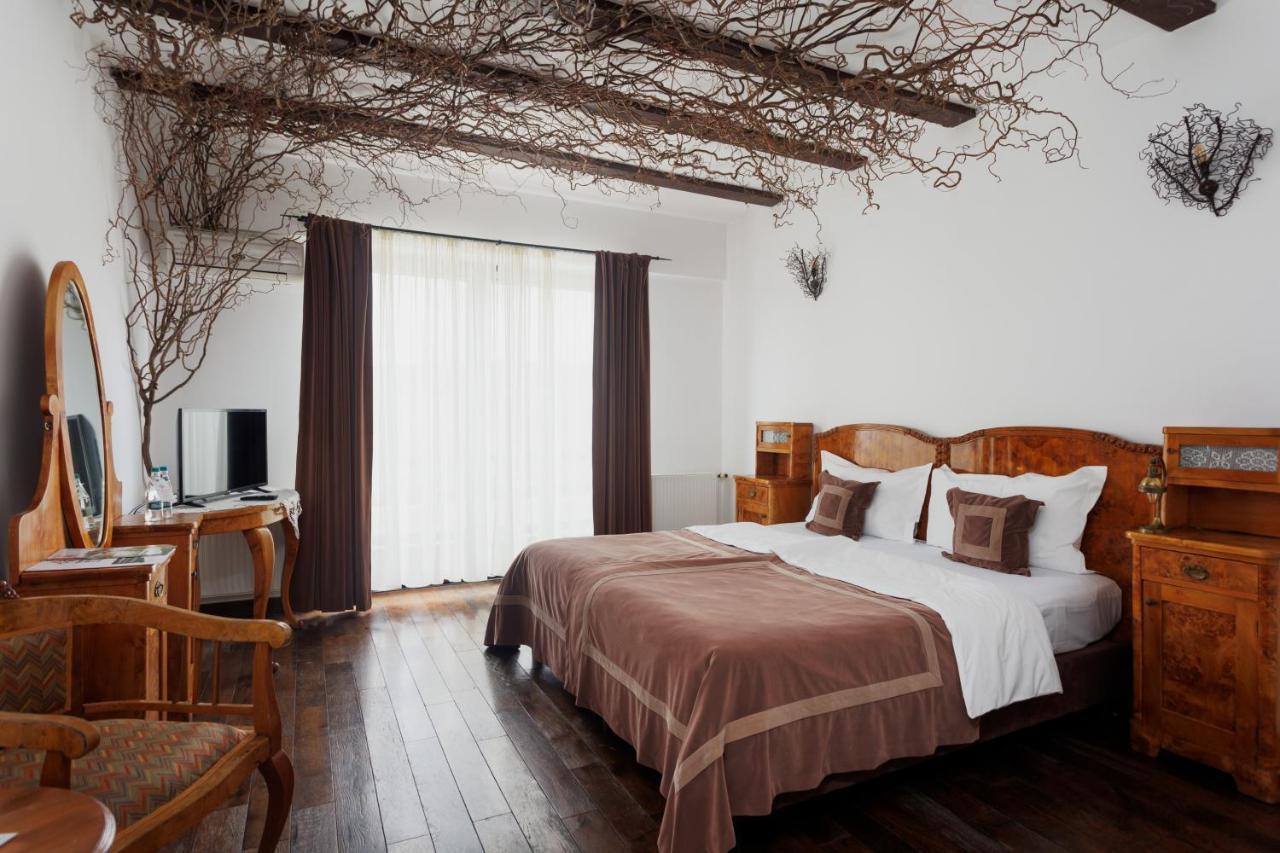 Superior Double or Twin Room with Bathtub