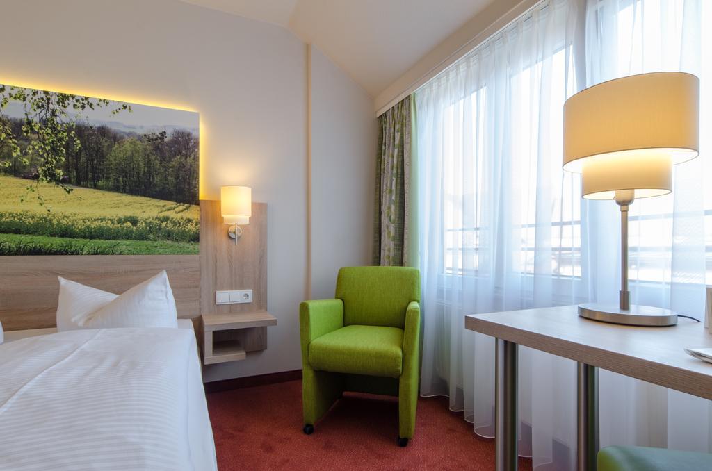 Standard Zimmer mit Queensize-Bett.