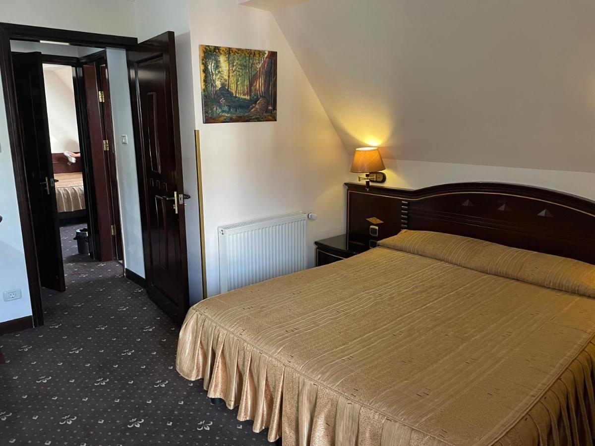 Familiensuite mit 2 Schlafzimmern (2 Erwachsene + 2 Kinder)