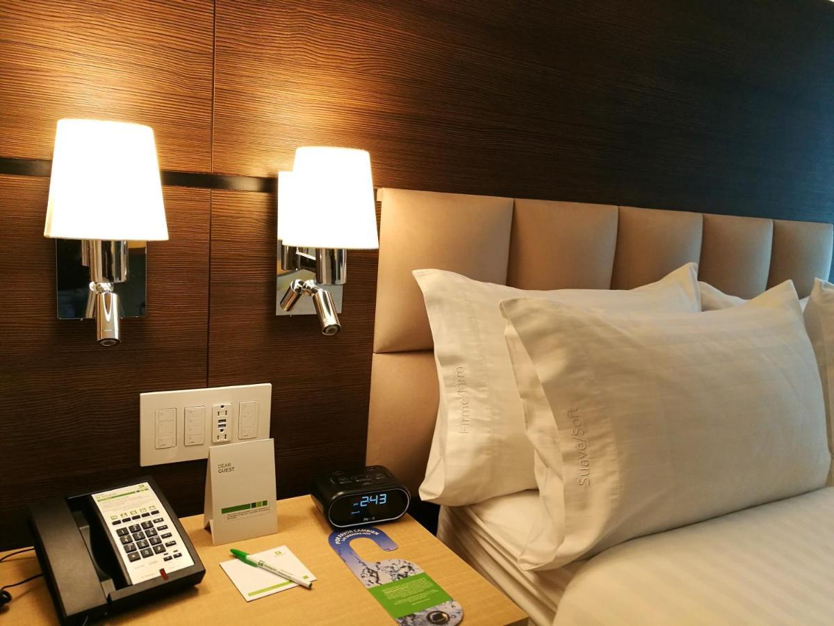 Standard King Room with Mobility Accessible Roll-In Shower