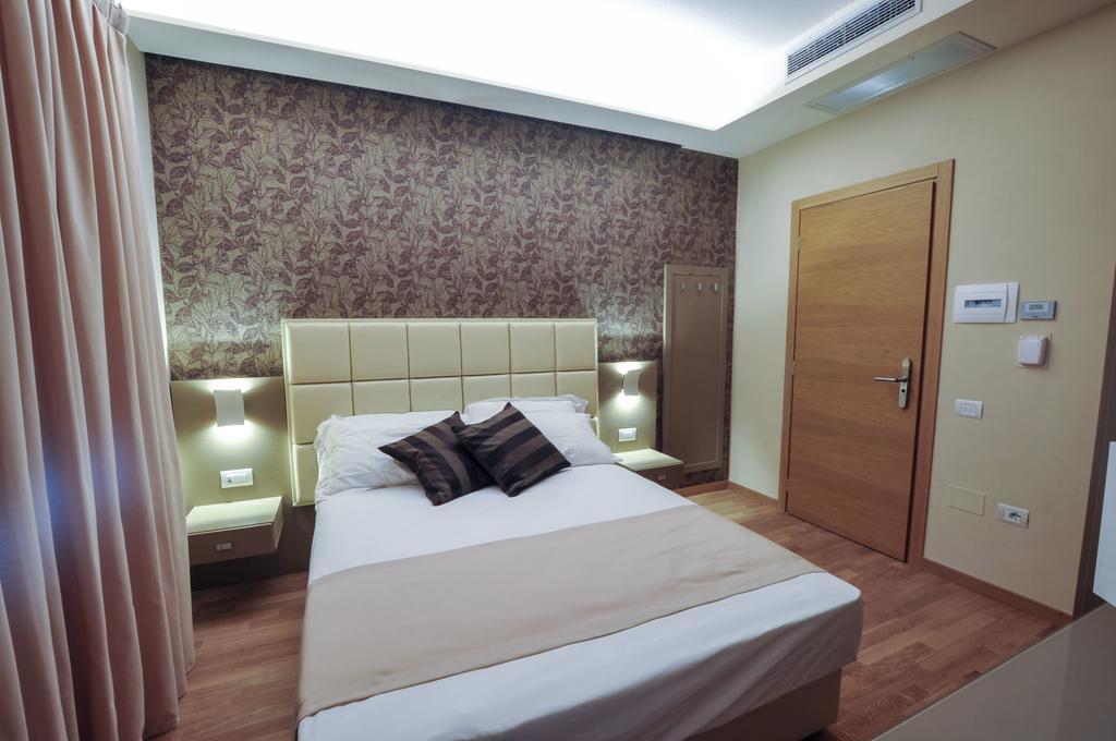 Single Room,118845712:JPEG