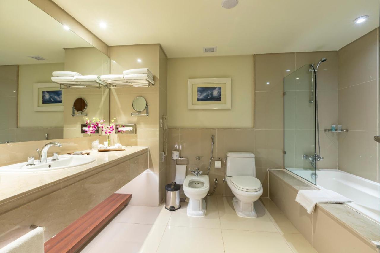Panoramic Sea Pool View Room King Bed