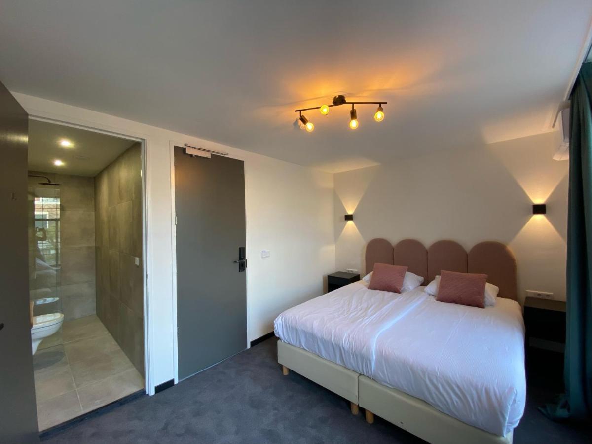 Deluxe Double Room with Shower