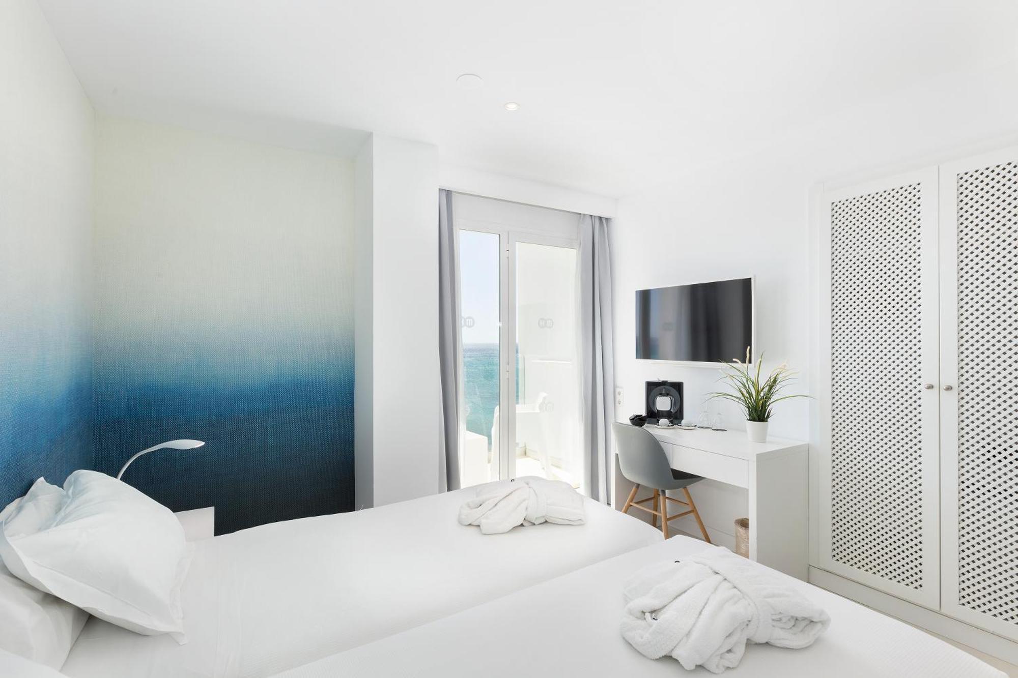 Premium Twin Room Sea View Balcony