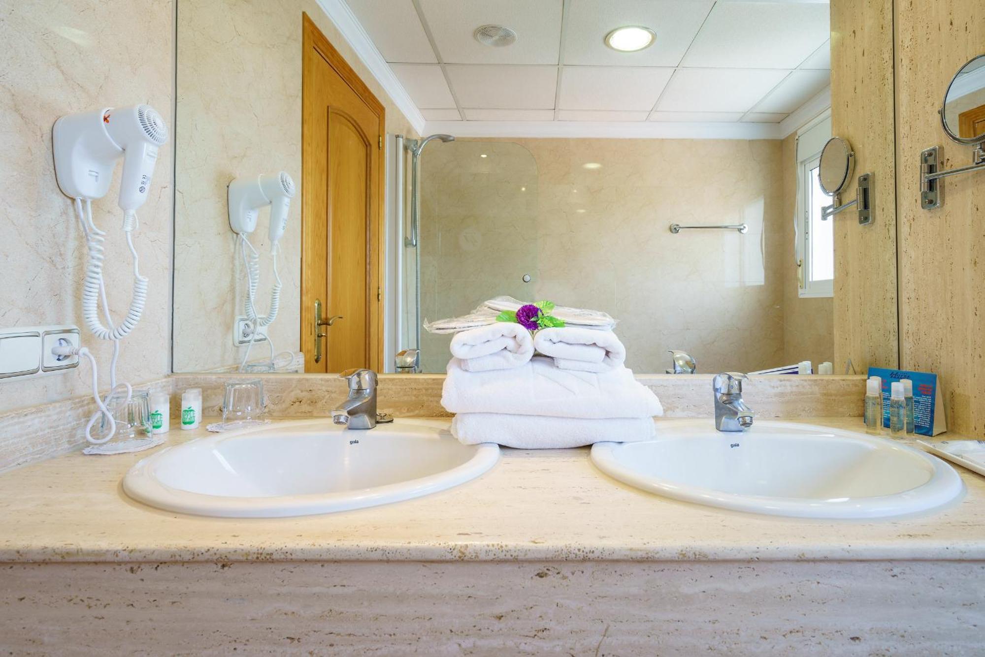 Superior Twin Room Sea View