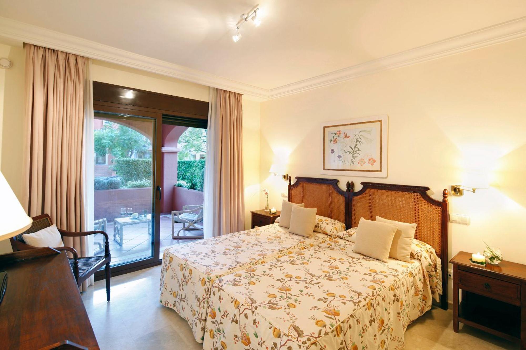 One-Bedroom Apartment,1207636489:JPEG