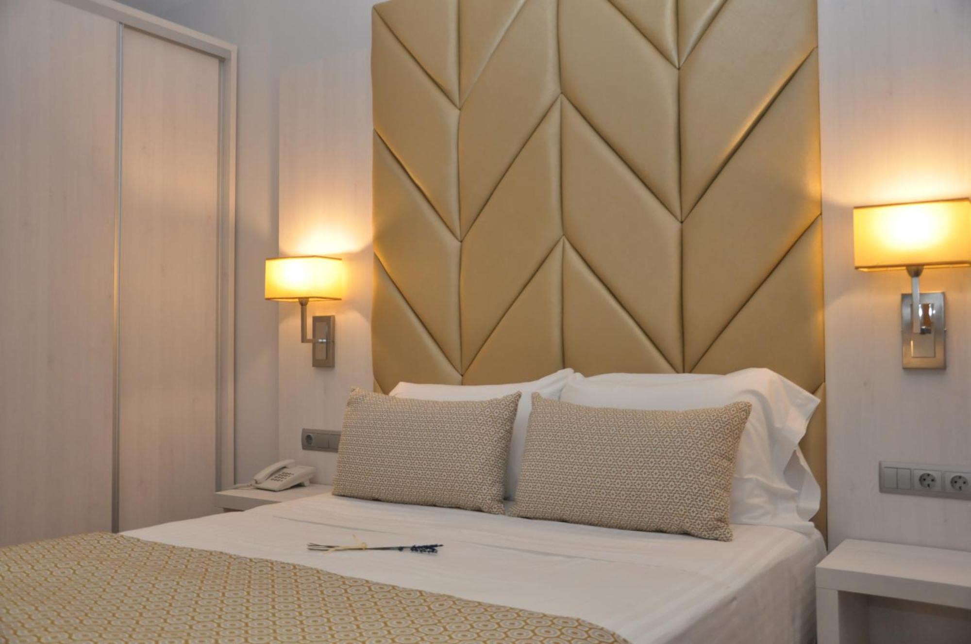 Double Room 1 Bed,1742590260:JPEG