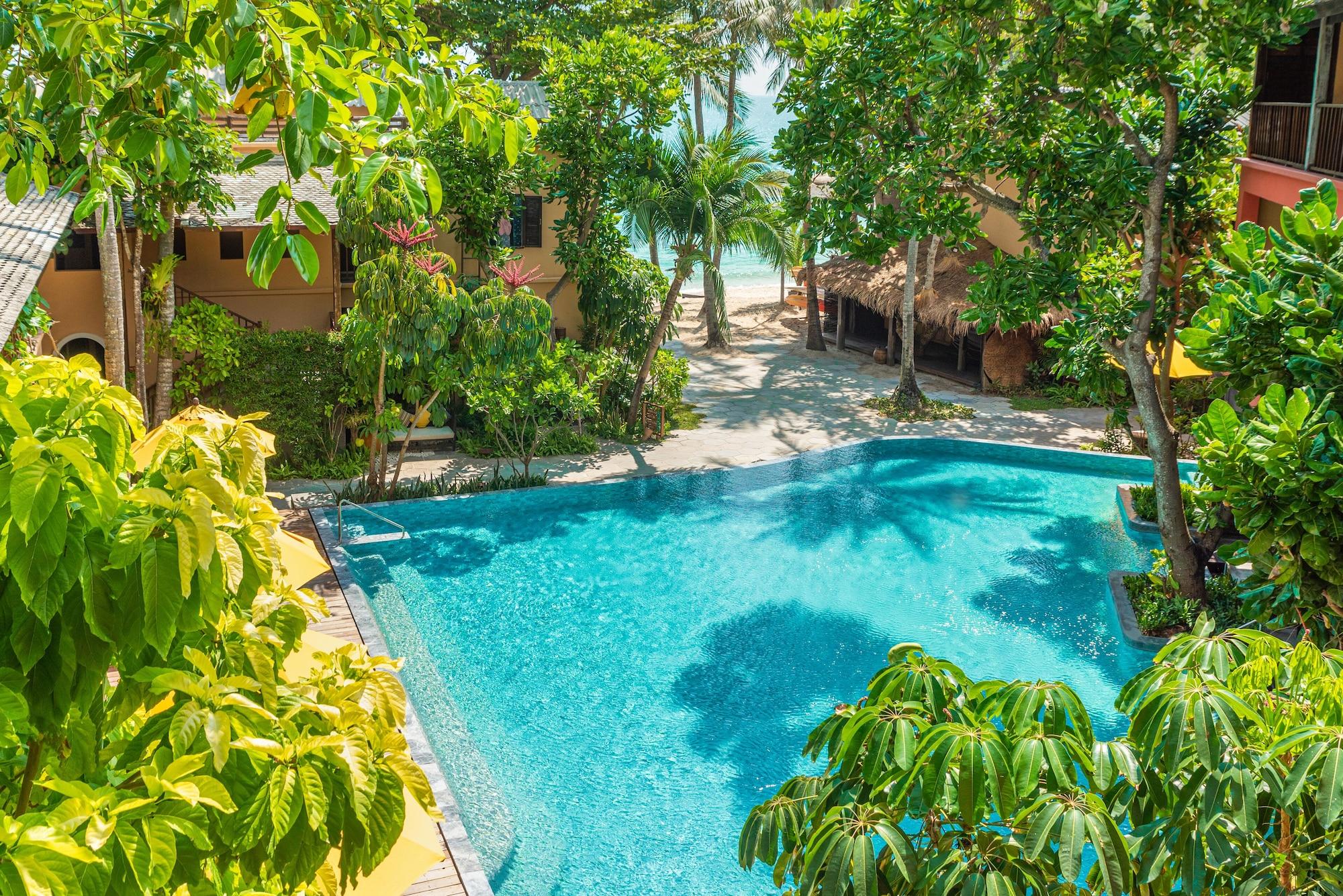 Deluxe King Room with Pool View